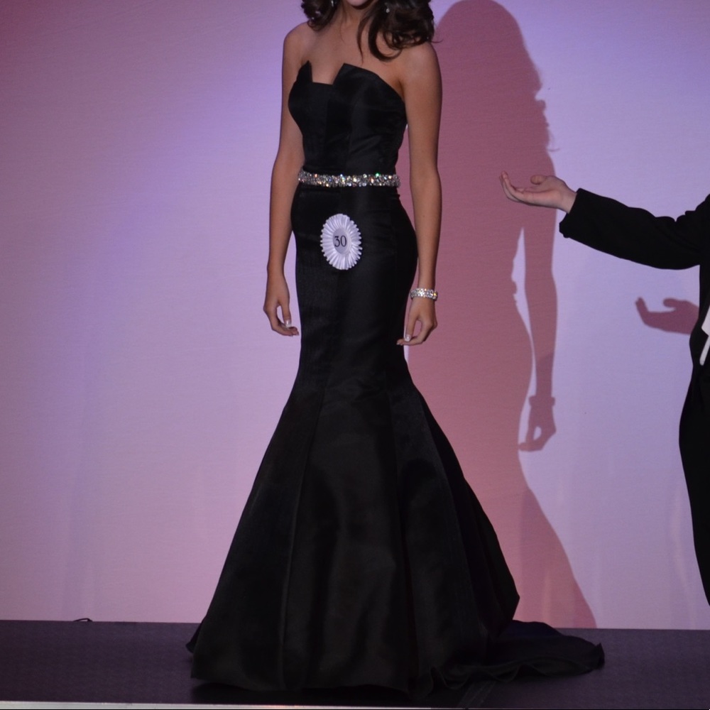 Black Prom/pageant dress